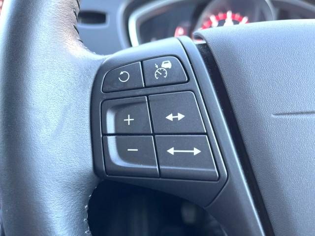 Volvo V40 2017-12 194889-7