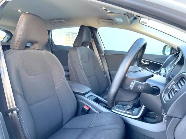 Volvo V40 2017-12 194889-10