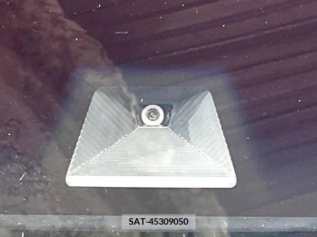 Honda N BOX CUSTOM 2022-10 331344-2