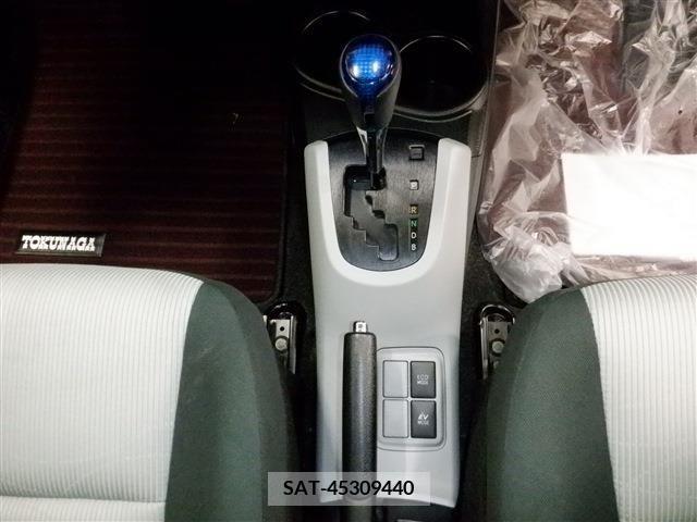 Toyota AQUA 2014-02 256069-14