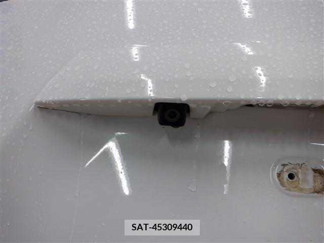 Toyota AQUA 2014-02 256069-11