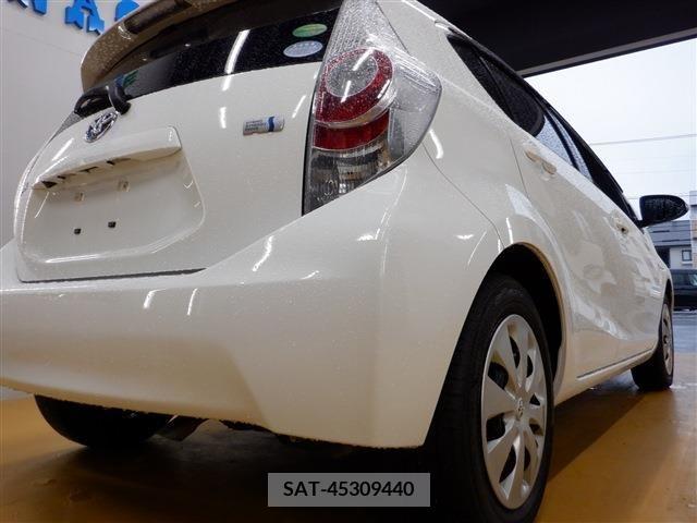 Toyota AQUA 2014-02 256069-17