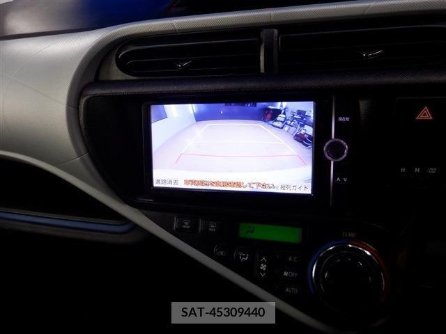 Toyota AQUA 2014-02 256069-12