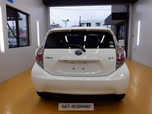 Toyota AQUA 2014-02 256069-9