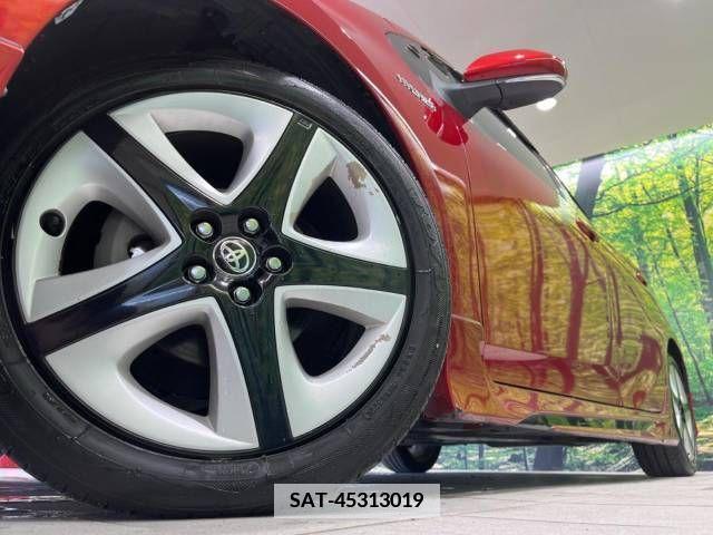 Toyota PRIUS 2016-07 366359-13