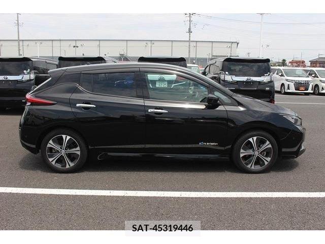 Nissan LEAF 2018-08 345897-10
