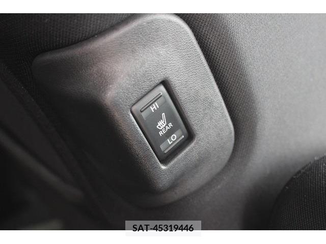Nissan LEAF 2018-08 345897-5