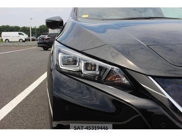 Nissan LEAF 2018-08 345897-12