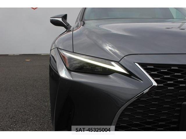 Lexus IS 2020-11 354218-12
