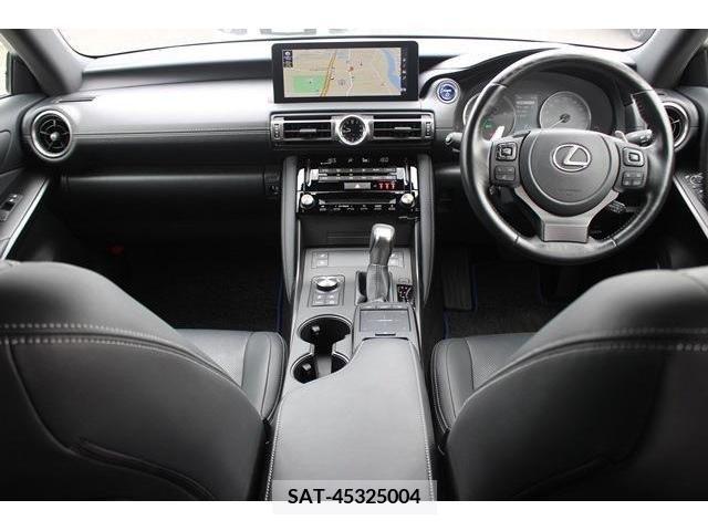 Lexus IS 2020-11 354218-16