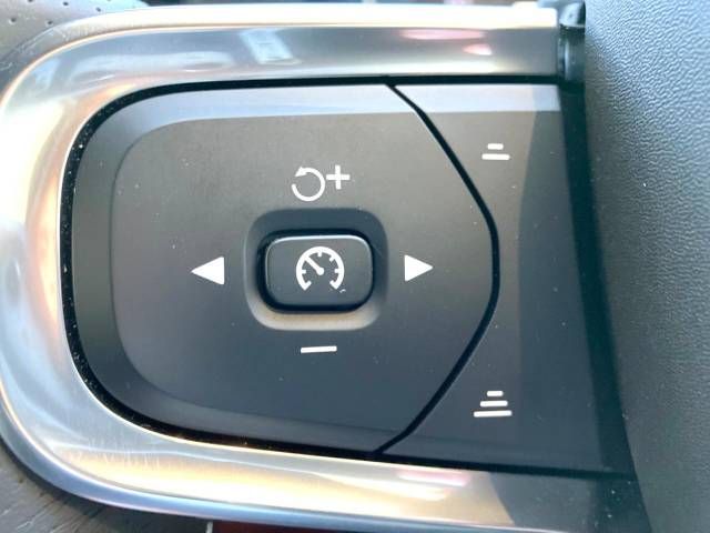 Volvo XC40 2020-06 20893-6