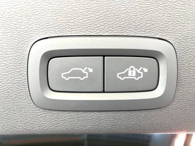 Volvo XC40 2020-06 20893-9