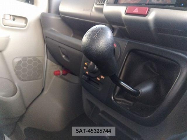 Suzuki EVERY 2018-10 382636-23
