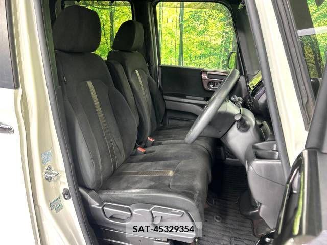 Honda N BOX CUSTOM 2018-03 219717-8
