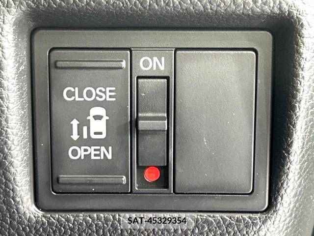 Honda N BOX CUSTOM 2018-03 219717-3