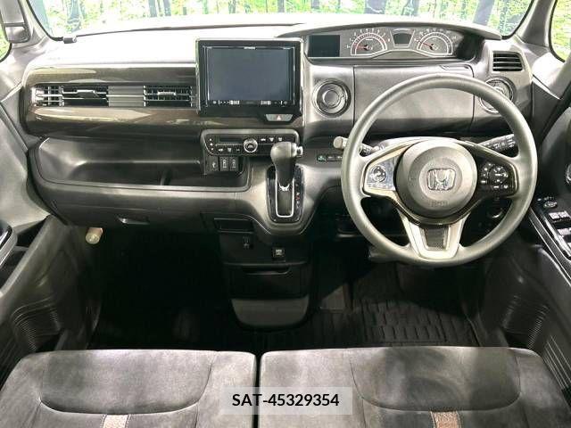 Honda N BOX CUSTOM 2018-03 219717-1