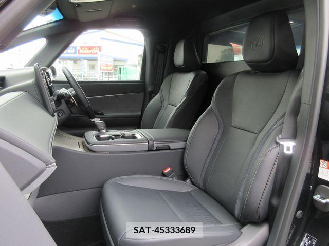 Lexus LM 2024-02 275480-9