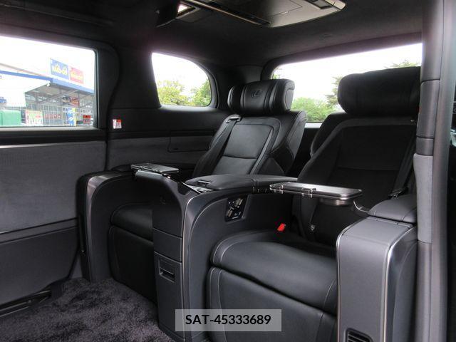 Lexus LM 2024-02 275480-10