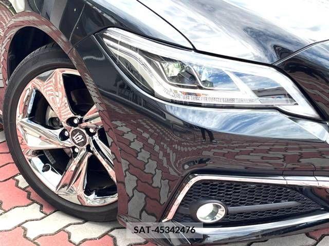 Toyota CROWN SEDAN 2018-06 390140-12