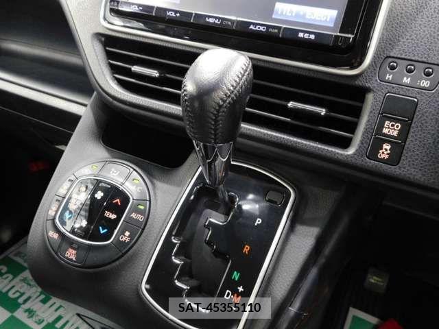 Toyota VOXY 2015-08 205301-18