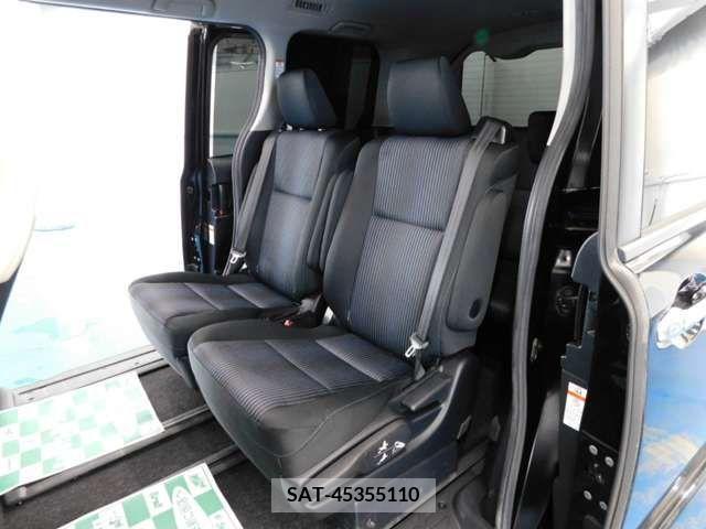 Toyota VOXY 2015-08 205301-12