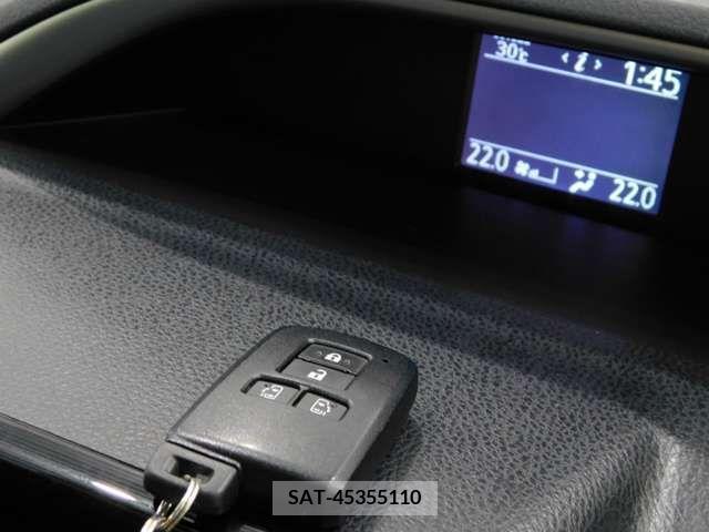 Toyota VOXY 2015-08 205301-9