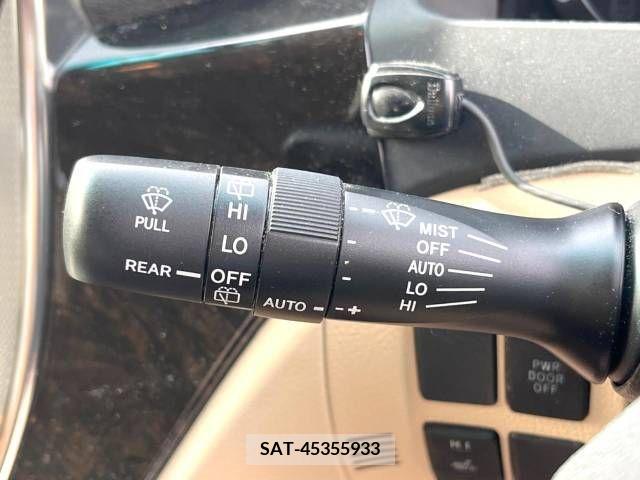 Toyota VELLFIRE 2013-06 351765-19