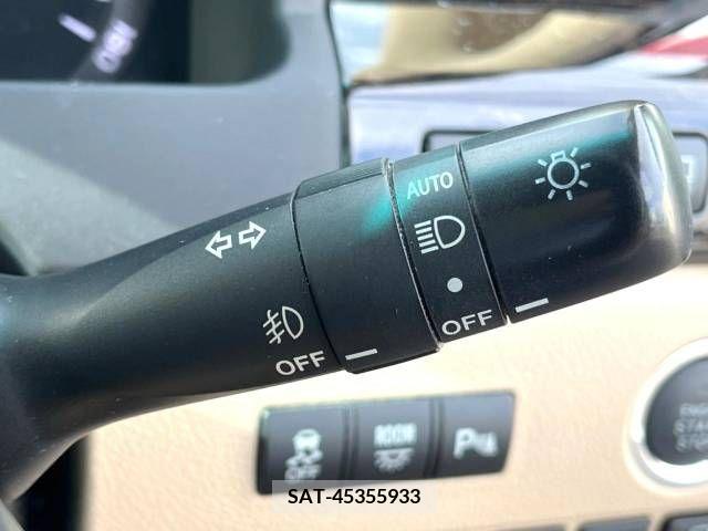 Toyota VELLFIRE 2013-06 351765-18