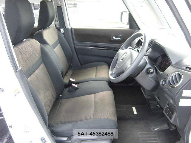 Nissan ROOX 2012-10 354757-3