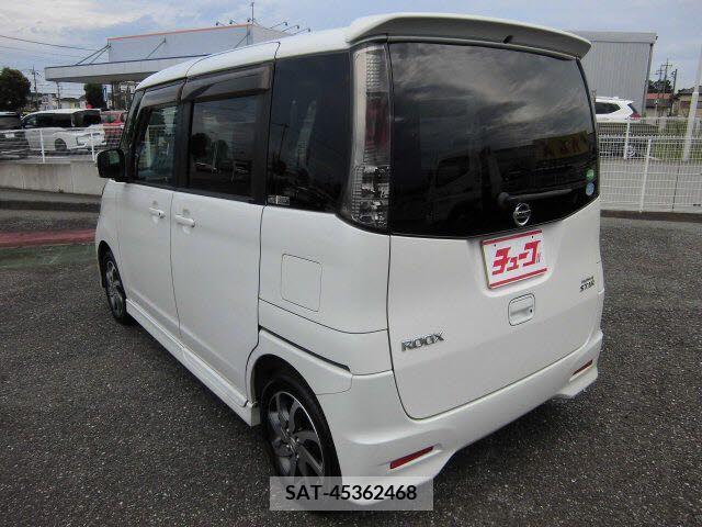 Nissan ROOX 2012-10 354757-8