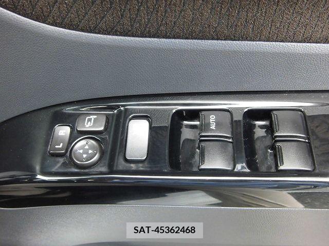 Nissan ROOX 2012-10 354757-20