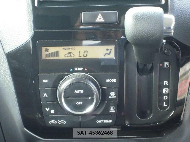 Nissan ROOX 2012-10 354757-19
