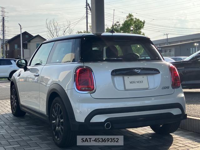 Bmw MINI 2023-12 345676-2