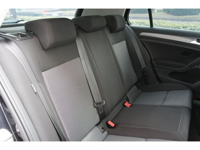 VolksWagen GOLF 2014-03 3037-5