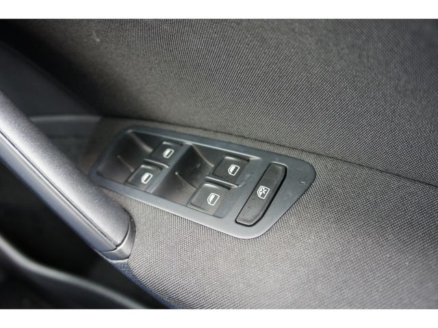 VolksWagen GOLF 2014-03 3037-13