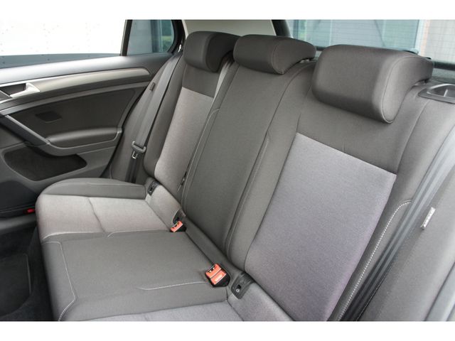 VolksWagen GOLF 2014-03 3037-8