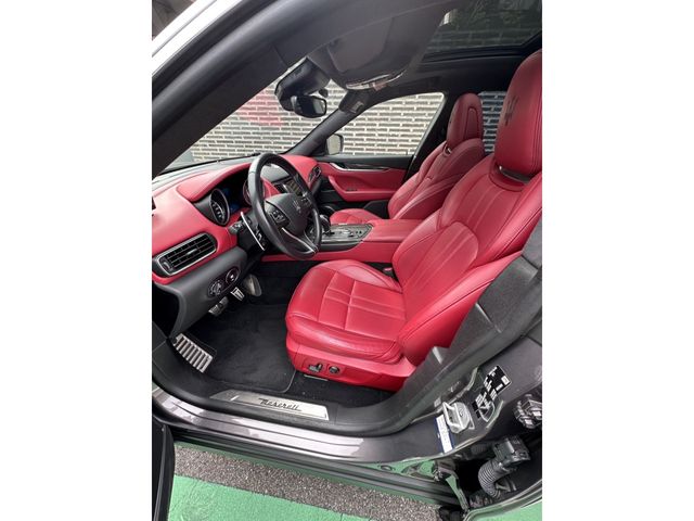 Maserati LEVANTE 2017-06 183377-1
