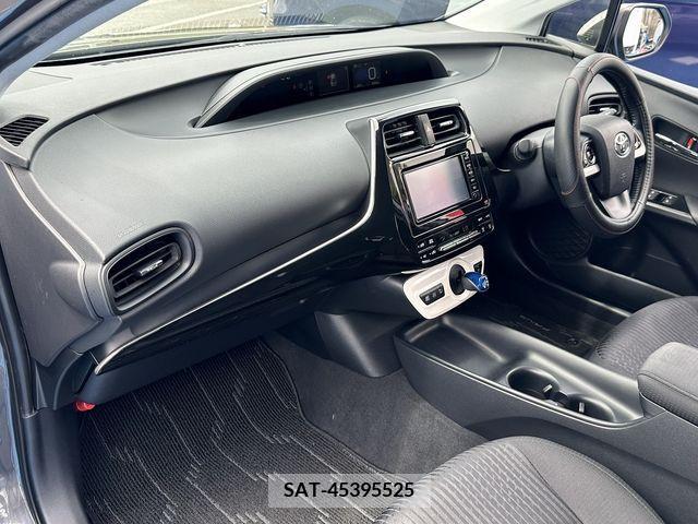 Toyota PRIUS 2017-04 383344-12