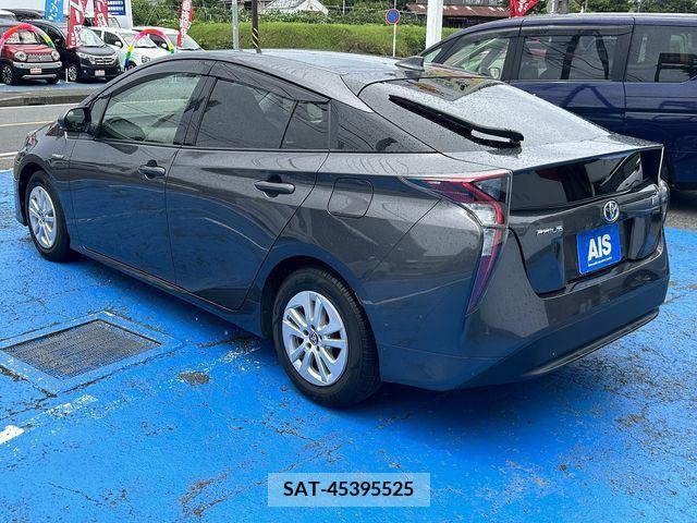 Toyota PRIUS 2017-04 383344-4