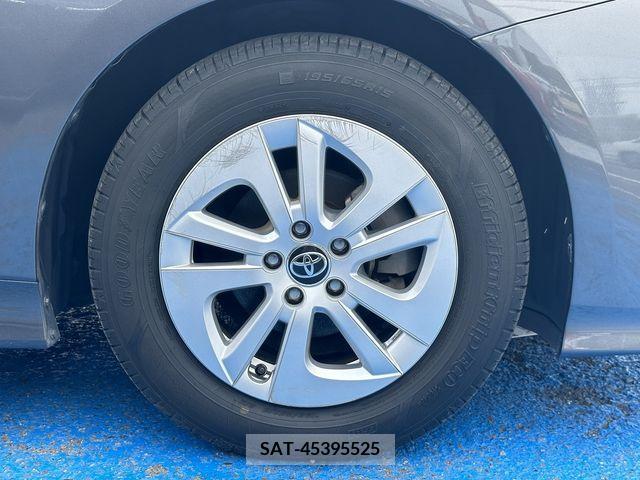 Toyota PRIUS 2017-04 383344-7