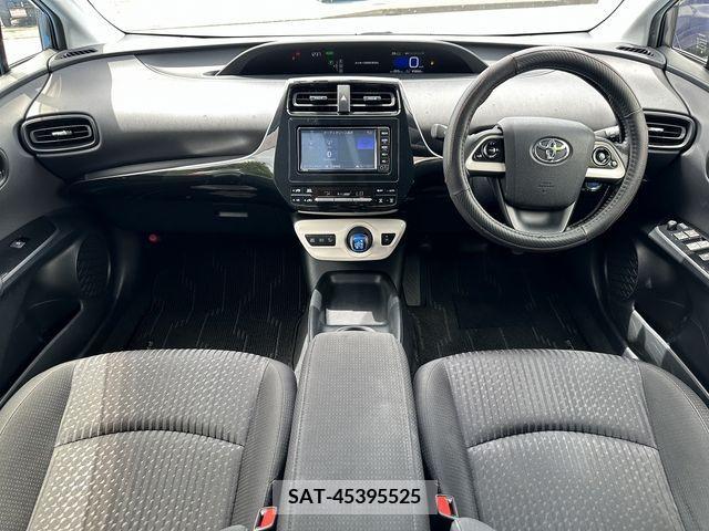 Toyota PRIUS 2017-04 383344-8