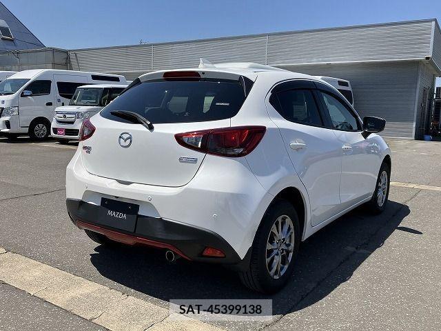 Mazda DEMIO 2017-12 335304-5