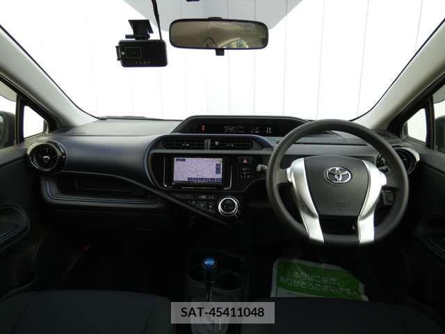 Toyota AQUA 2017-03 356355-4