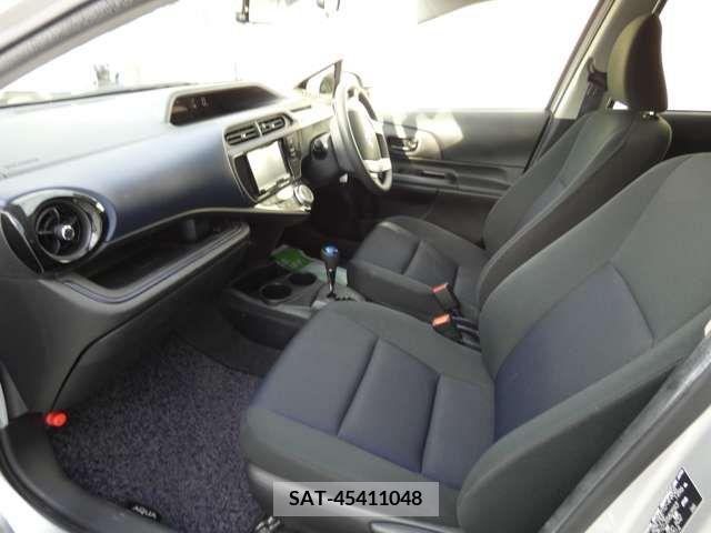 Toyota AQUA 2017-03 356355-8