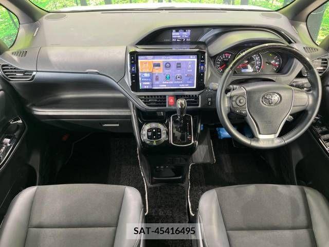 Toyota NOAH 2020-12 332530-1