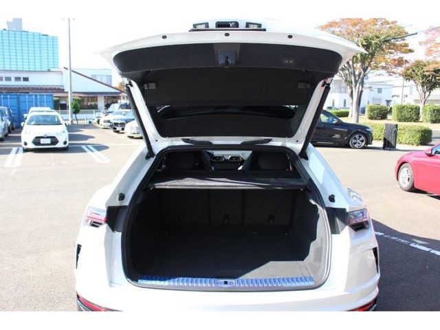Lamborghini URUS 2019-11 27629-7