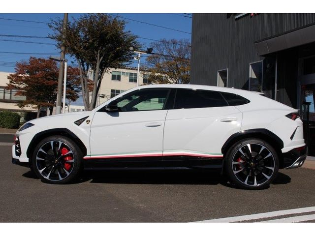 Lamborghini URUS 2019-11 27629-3