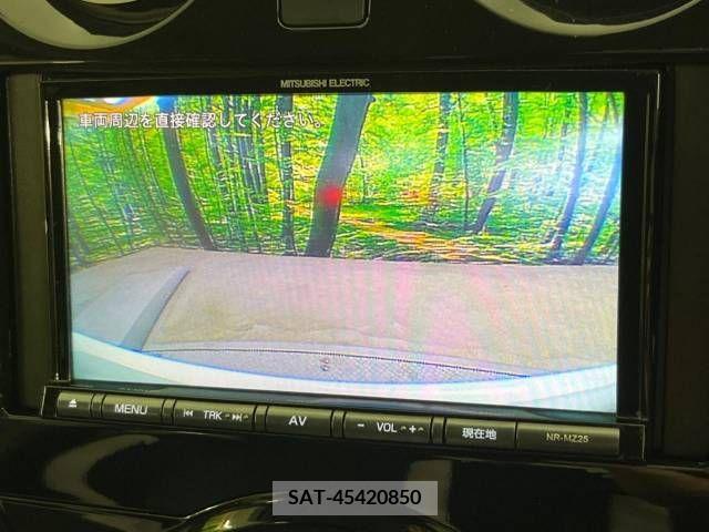 Nissan NOTE 2018-06 255548-4