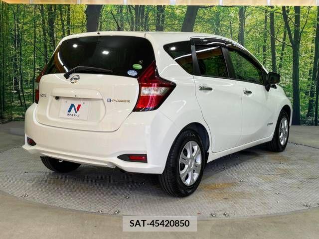 Nissan NOTE 2018-06 255548-17