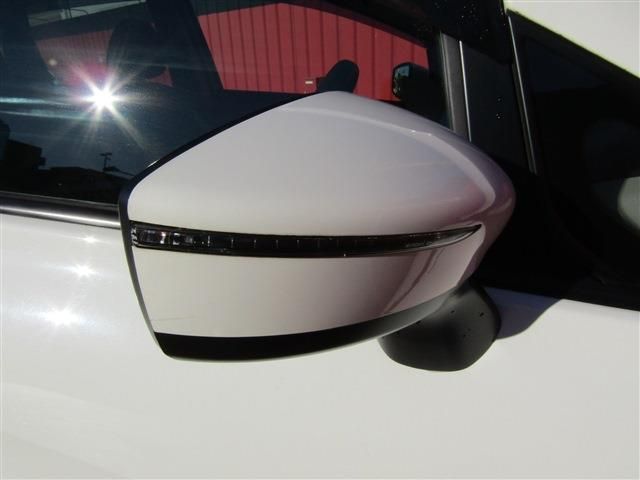 Nissan NOTE 2018-10 192338-17